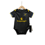 Manchester United Auswärtstrikot Baby-Krabbelanzug 26/27