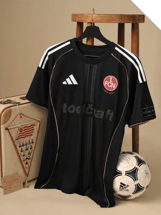 Herren 1. FC Nürnberg 2025/26 Europa Sondertrikot